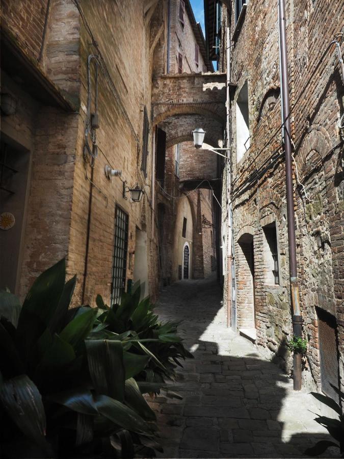 Azzi B&B Comfortably, In The Quietness Of The Perugia Historical Centre 外观 照片